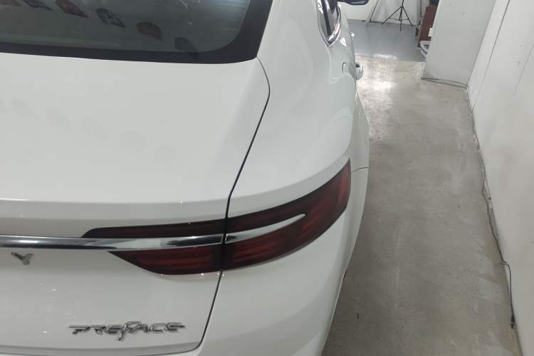 Used Geely Auto Preface 2021 2.0TD Luxury Version Right Rear Taillight