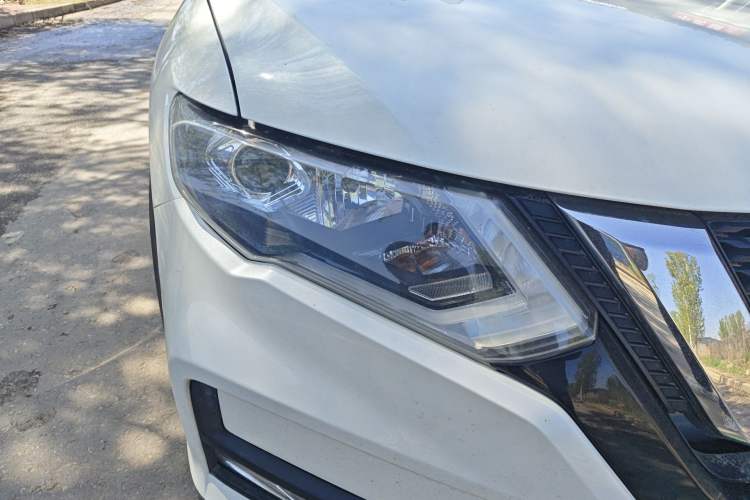 Used Nissan X-Trail 2017 2.0L CVT Comfort Edition 2WD Right Front Headlight