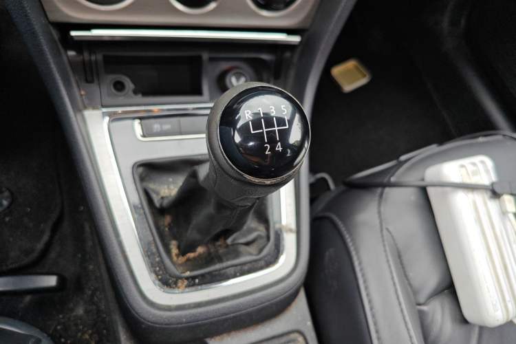 Used Volkswagen Lavida 2013 Restyled Classic 1.6L Manual Comfort Edition