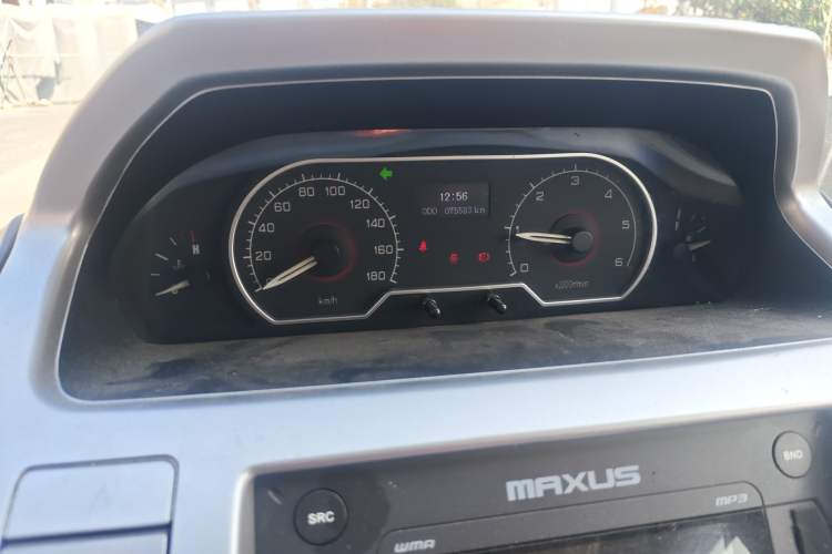 Used SAIC MAXUS Xintu V80 2017 2.5T 6-Speed Manual Aoyuntong National V Short Wheelbase Mid-Height 5/6/10-Seater
