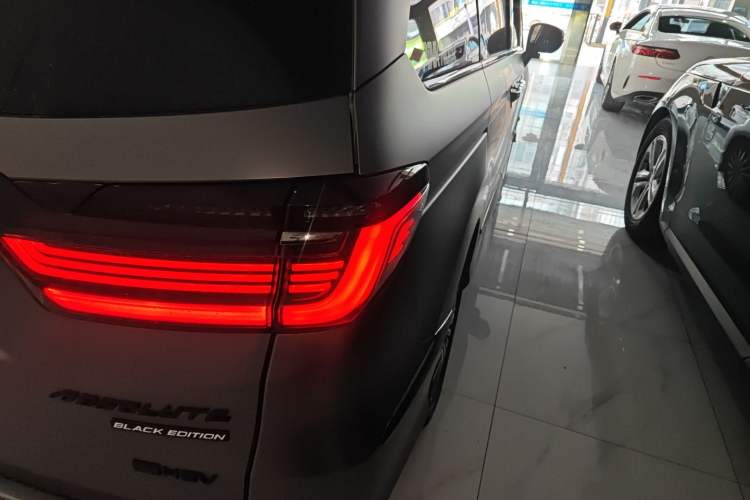 Used Honda Elysion 2022 2.0L eHEV Luxury First Edition