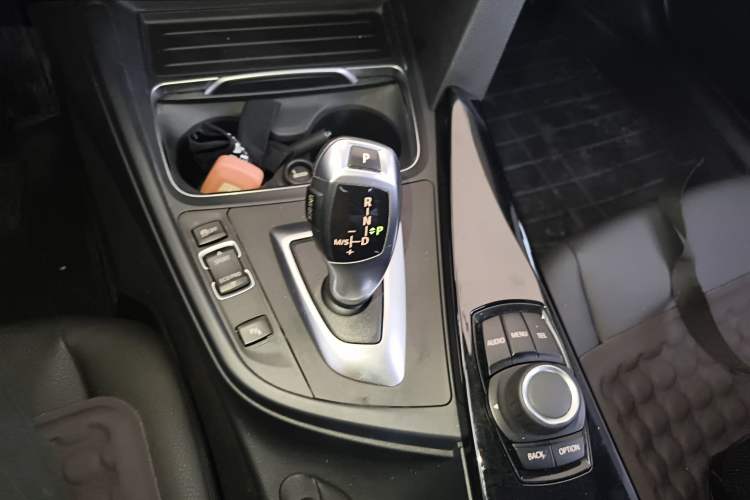 Used BMW 3 Series 2016 316Li Fashion Model
