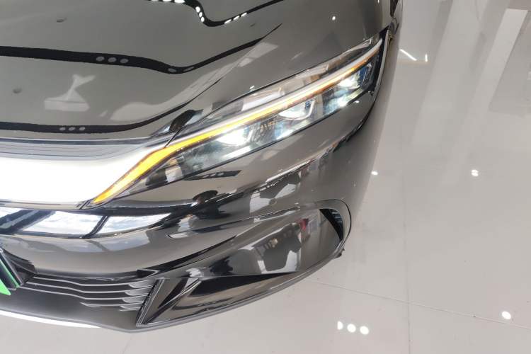 Used BYD Han 2025 EV with 701 km of Laser Radar-Enabled Intelligent Driving