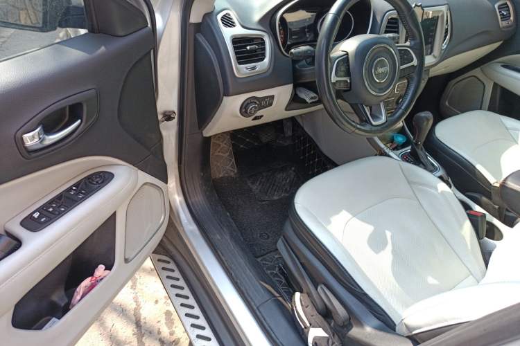 Used Jeep Compass 2017 200T Automatic Family Edition