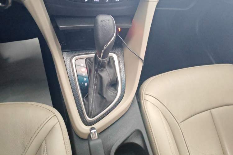 Used Buick GT 2019 15T Dual-Clutch Connected Elite Model China VI Gear Lever