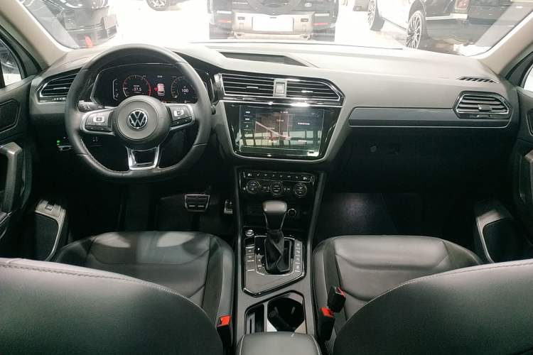 Used Volkswagen Tiguan L 2021 330TSI Automatic Two-Wheel Drive R-Line Enhanced Edition
