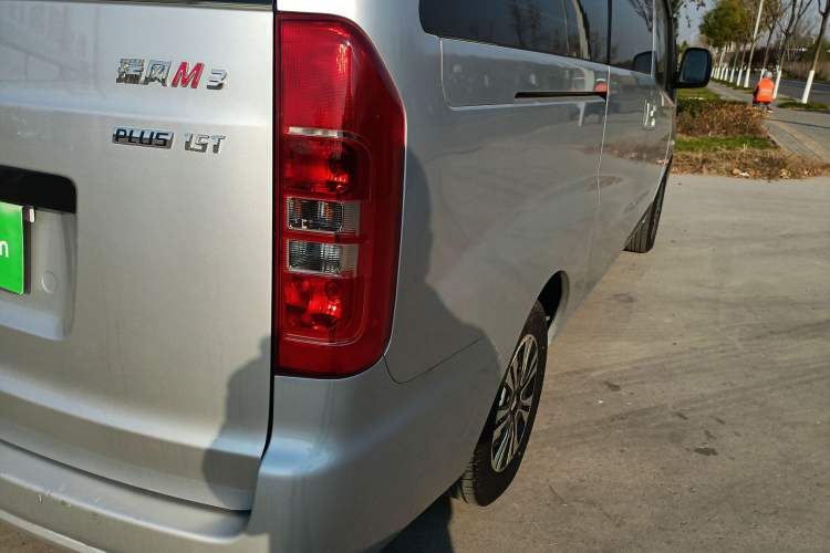 Used JAC Refine M3 2023 PLUS 1.5T 5/7-seat Classic Edition
