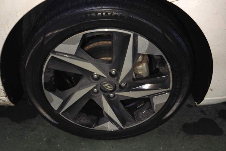 Used Hyundai Elantra 2021 1.5L CVT LUX Prestige Edition