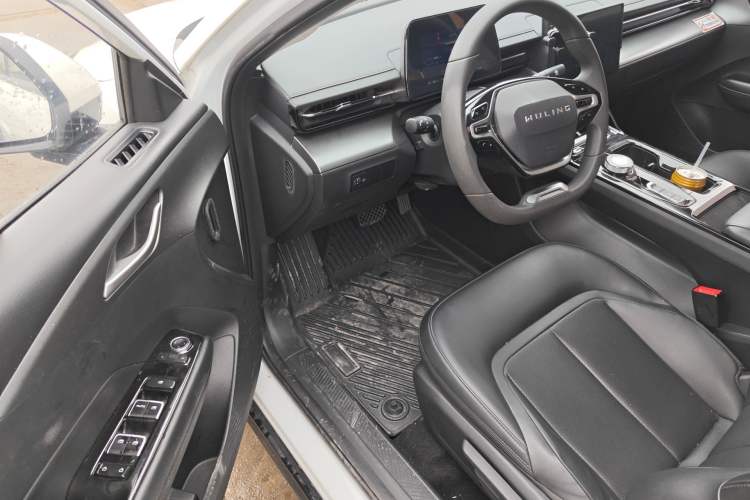 Used Wuling Xingguang 2024 Co-Creation Edition 410 Standard Model