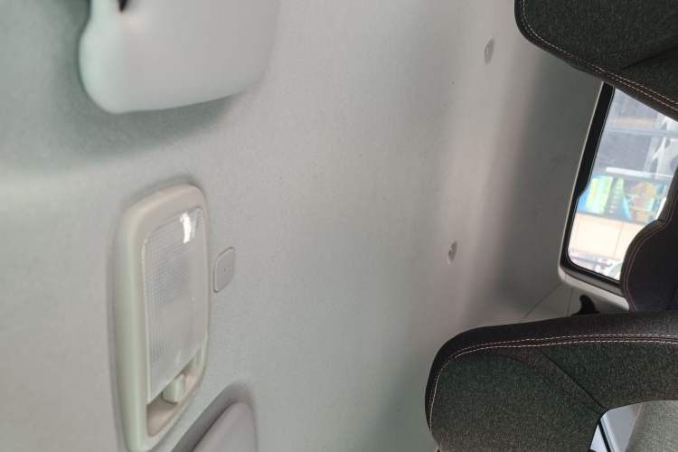 Used Chery QQ Ice Cream 2022 170km Sundae Phosphate Lithium-Ion Headliner