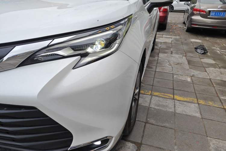 Used Toyota Sienna 2024 2.5L Hybrid Comfort Edition
