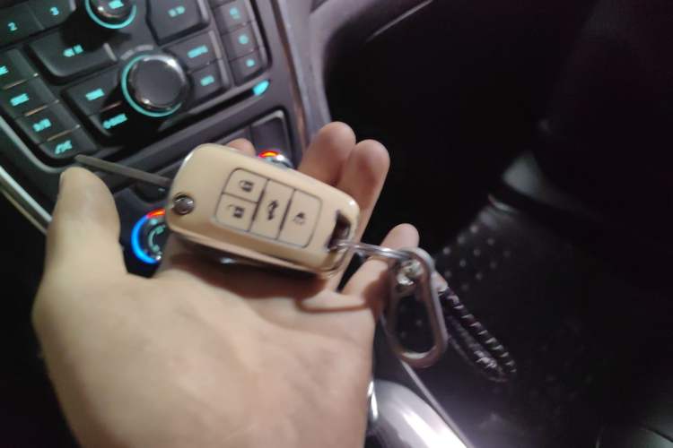 Used Buick Encore 2015 1.4T Automatic Two-Wheel Drive Urban Leading Model Vehicle Key