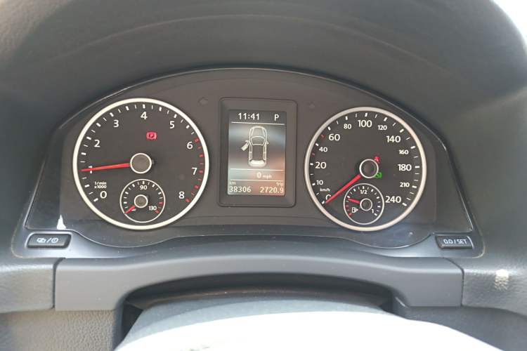 Used Volkswagen Tiguan 2016 300TSI Automatic Two-Wheel Drive Comfort Edition Instrument Cluster