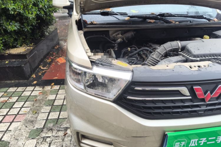 Used Wuling Hongguang V 2019 1.5L Enjoyment Version China VI LAR Right Front Headlight