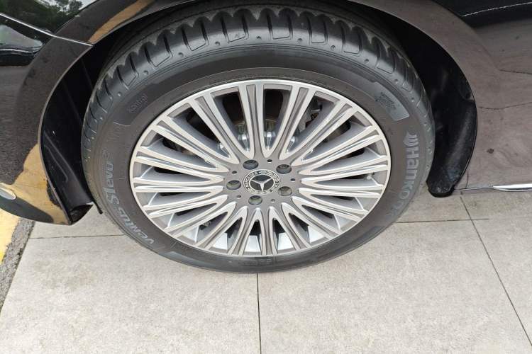 Used Mercedes-Benz E-Class 2022 Revised Version E 300 L Luxury Edition Exterior 4