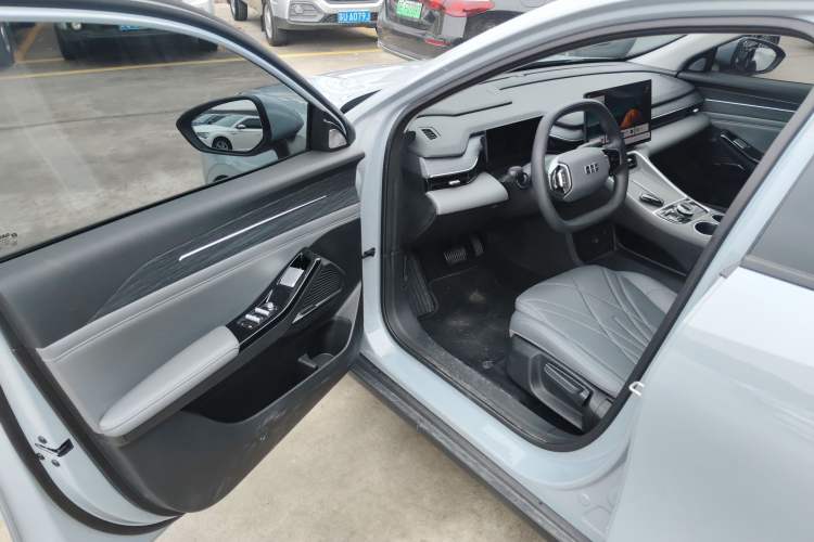 Used Geely Galaxy L6 2025 EM-i 60km Launch Edition Driver Seat