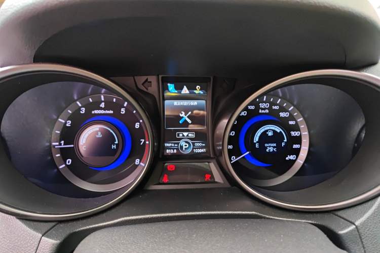 Used CHANGAN CS75 2016 1.8T Automatic Elite Model China V Standard
