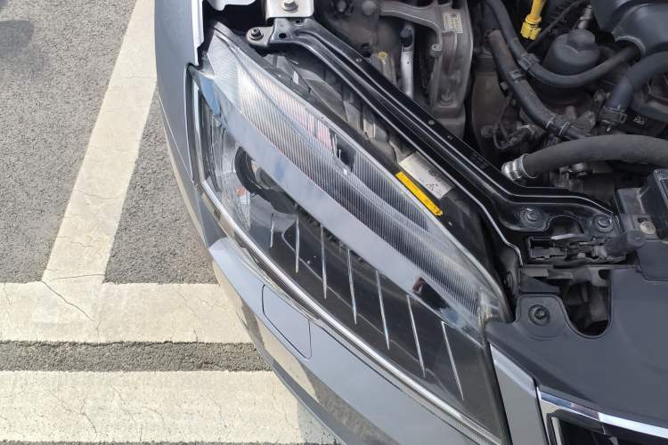 Used Skoda Superb 2016 TSI330 DSG Innovation Edition Right Front Headlight