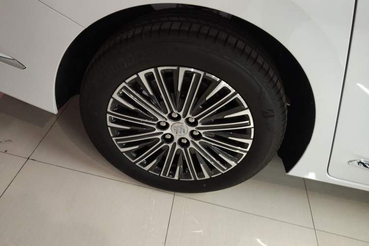 Used Buick GL8 New Energy 2024 Lu Zun Deluxe Edition 7-Seater