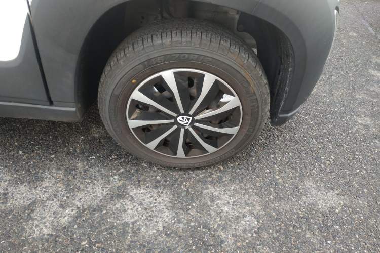 Used Baojun E100 2018 Intelligent Drive Edition Right Front Wheel Hub