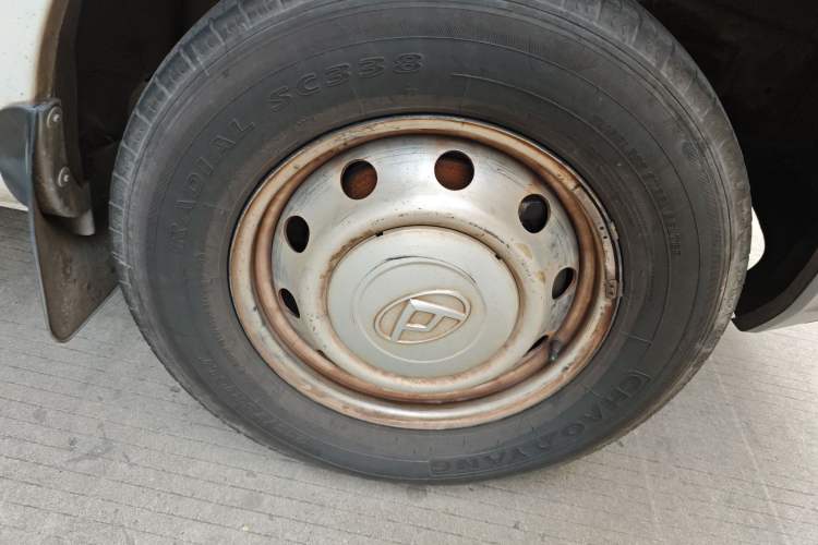 Used SAIC MAXUS Xintu V80 2019 2.5T Classic Edition 6-Speed Manual – Aoyuntong Short Wheelbase Mid-Height Design 5/6 Seats