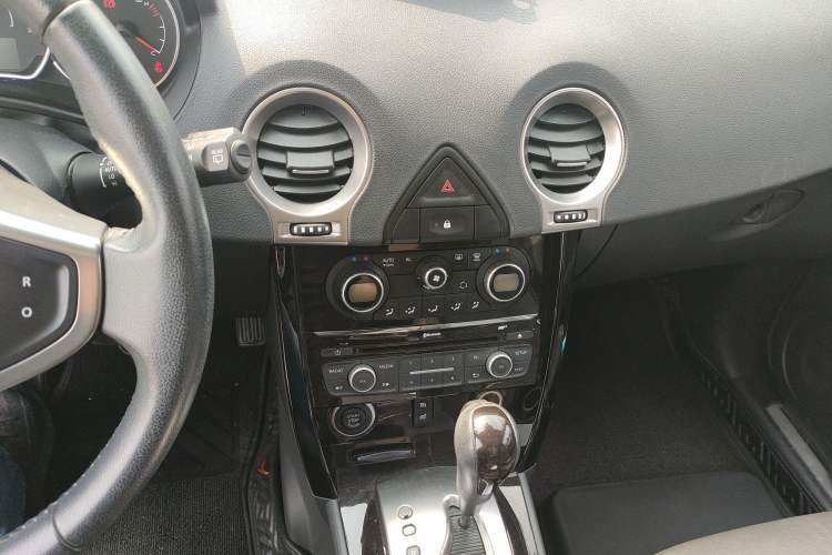 Used Renault Koleos 2014 2.0L Two-Wheel Drive Comfort Edition
