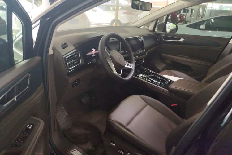 Used Volkswagen Viloran 2024 330TSI Business Edition Left Front Seat