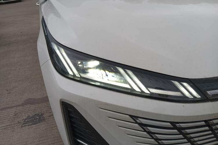 Used CHANGAN Eado 2026 Model, Fourth Generation, 1.5T 500Bar Enjoyment Edition Right Front Headlight