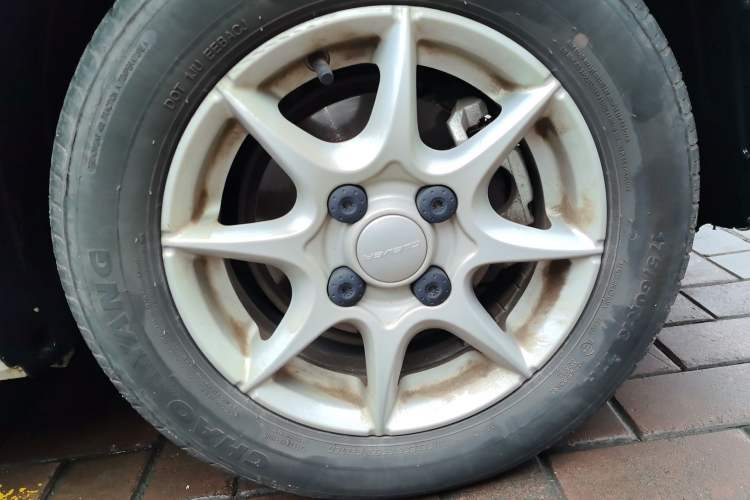 Used Roewe Clever 2022 311km QiQi BoBo Edition Right Front Wheel Hub