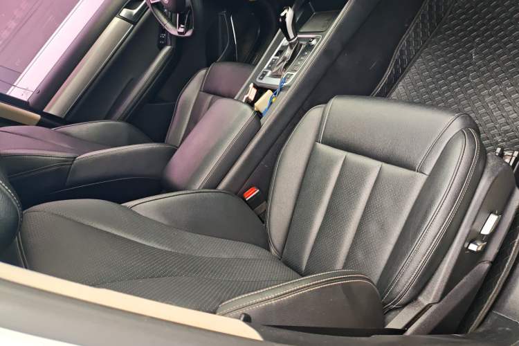 Used BYD Tang 2018 2.0T Automatic SmartConnect Prestige 7-Seater China V Standard Right Front Seat