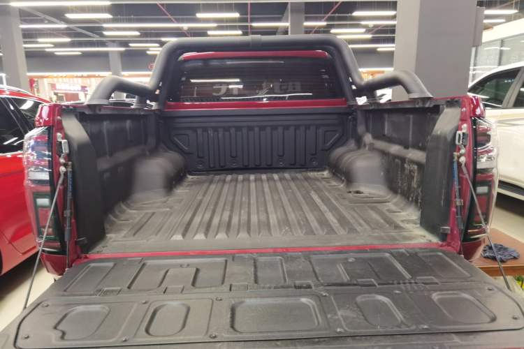 Used Great Wall Poer 2020 2.0T Off-Road Edition Automatic Diesel 4x4 High-End Version GW4D20M
