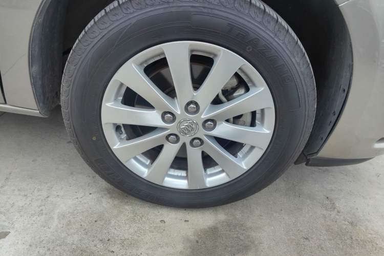 Used Buick GL8 2017 25S Luxury Version China V Standard Right Front Wheel Hub