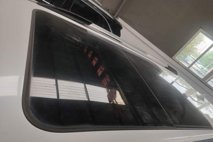 Used CHANGAN CS95 2017 2.0T Two-Wheel Drive Zhitu Edition Roof