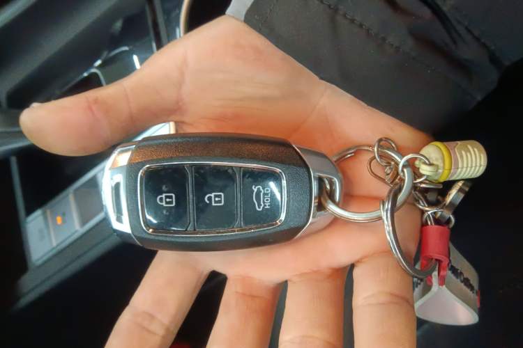 Used Hyundai Elantra 2022 1.5L CVT LUX Prestige Edition
