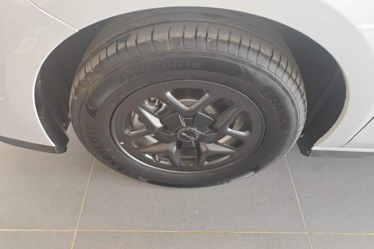 Used BYD Seal 05 DM-i 2026 DM-i 128KM Luxury Edition Left Front Wheel Hub