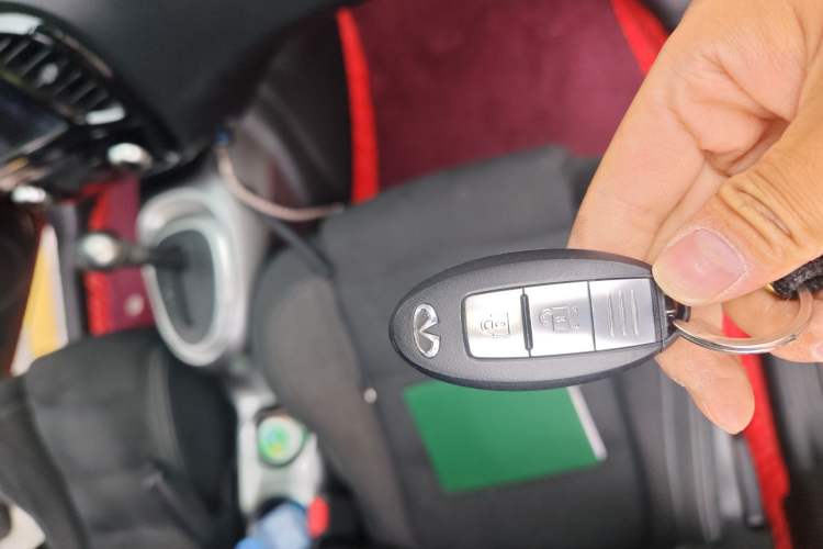 Used Infiniti ESQ 2014 1.6L Spontaneous Edition Vehicle Key