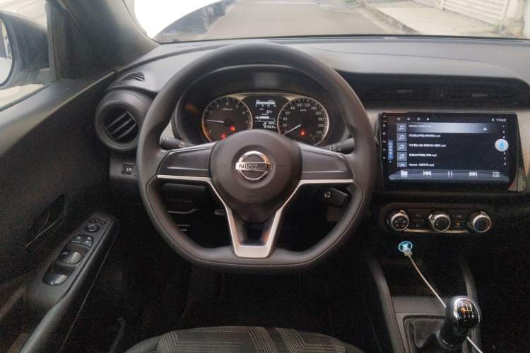 Used Nissan Kicks 2019 1.5L Manual Cool Edition
