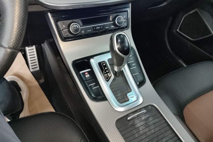 Used Geely Auto Emgrand GS 2017 Sport Edition 1.3T Automatic Smart Connectivity Model Gear Lever