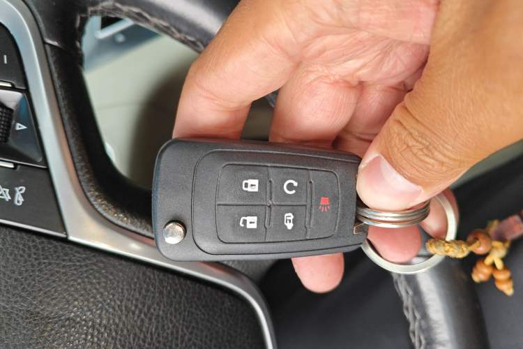 Used Buick GL8 2017 25S Luxury Version China V Standard Vehicle Key