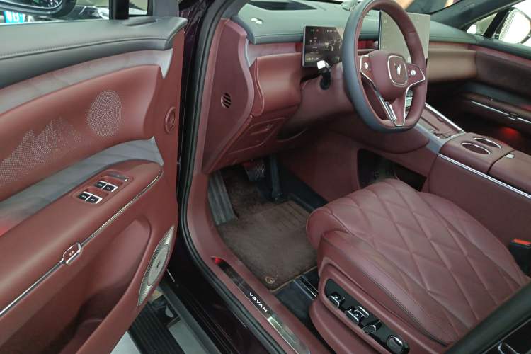 Used VOYAH Titan 2026 Model Max+ Driver Seat