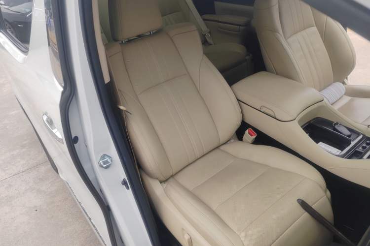 Used Toyota Alphard 2021 Dual-Engine 2.5L Prestige Edition
