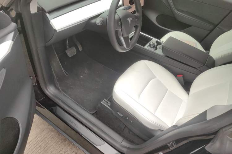 Used Tesla Model Y 2022 Rear-Wheel-Drive Version