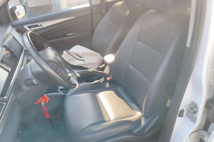 Used CHANGAN KAICHENG Oushang A600 2016 1.5L Manual Luxury 7-Seater Left Front Seat