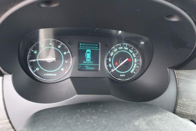 Used JAC Refine M5 2013 2.0T Gasoline Automatic Business Edition