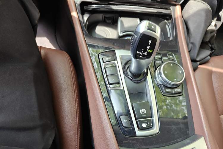 Used BMW 5 Series GT 2014 528i Leading Model Gear Lever