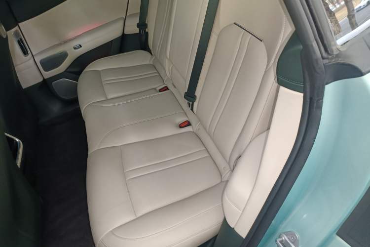 Used Xiaomi Auto YU7 2025 Ultra-Long Range High-Performance All-Wheel-Drive Max Edition
