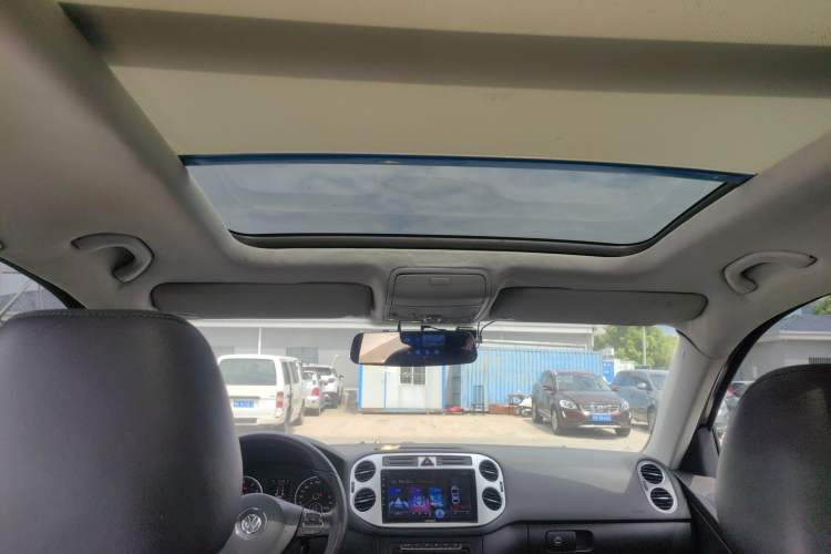 Used Volkswagen Tiguan 2012 1.8TSI Automatic All-Wheel Drive Elite Edition Headliner