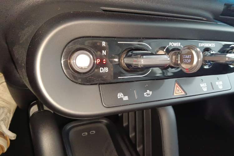 Used MINI Electric COOPER 2024 452km COOPER SE Artist
