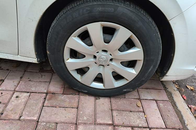 Used Peugeot 301 2017 1.6L Automatic Comfort Edition Right Front Wheel Hub