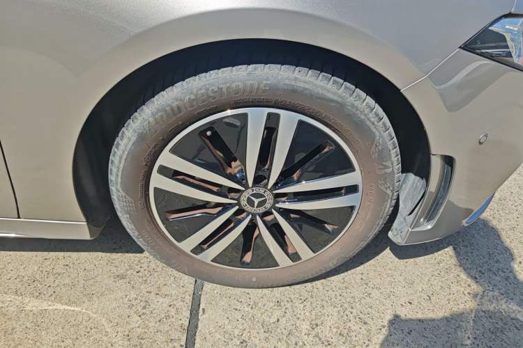 Used Mercedes-Benz A-Class 2020 A 180 L Right Front Wheel Hub